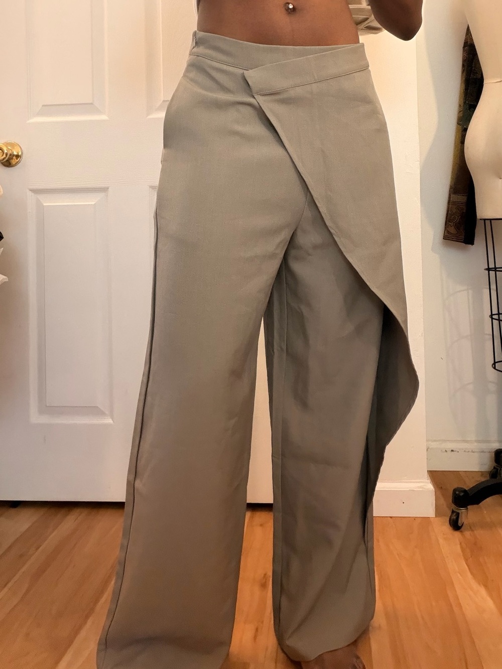 Elegant Gray Women's Pants
